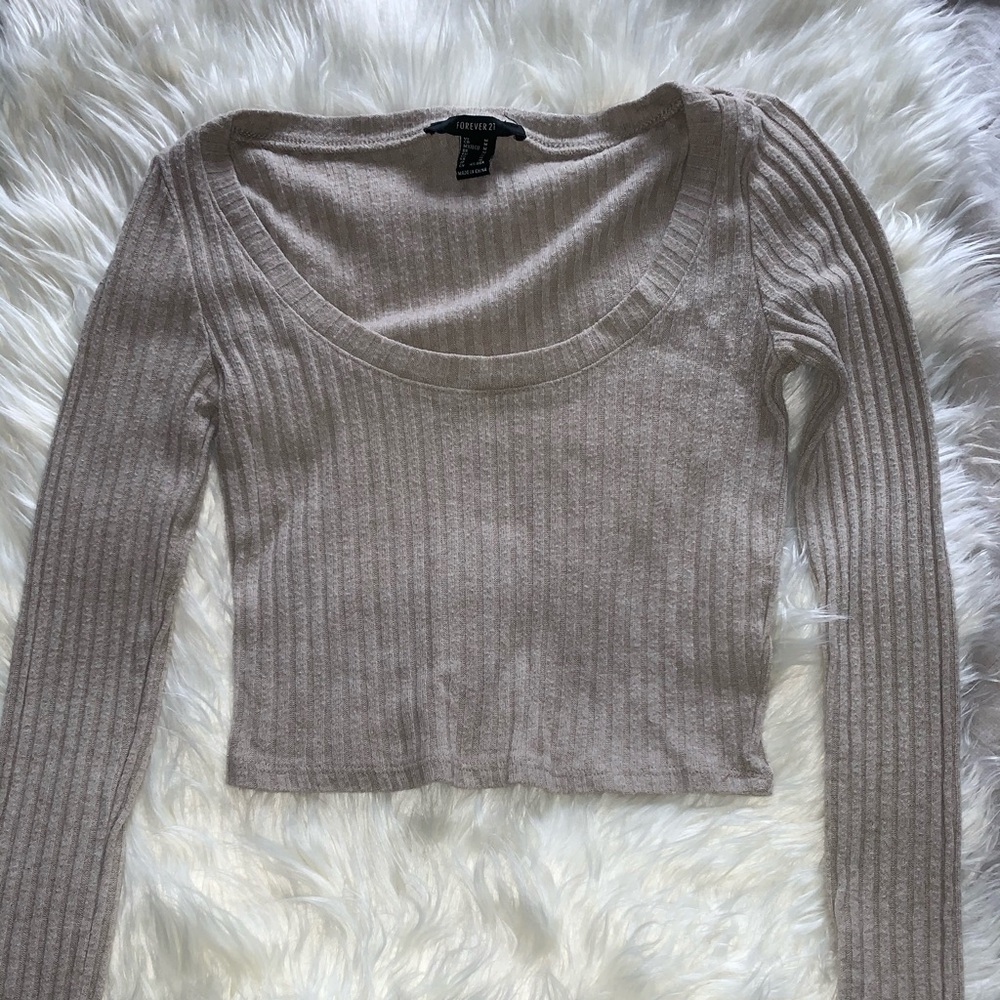 Long sleeve crop tee